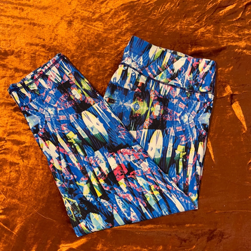 Fabletics Capri Leggings L